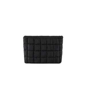 Pochette de maquillage matelassée élégante – Design doux et matelassé avec fermeture éclair, idéale pour un usage quotidien et les voyages, vente en gros acceptée - Product Image 2