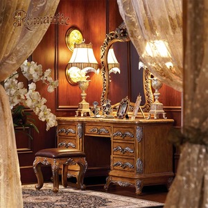 <span class=keywords><strong>Lit</strong></span> à baldaquin en bois massif <span class=keywords><strong>de</strong></span> <span class=keywords><strong>style</strong></span> royal européen avec détails artisanaux, rideaux en tissu <span class=keywords><strong>de</strong></span> luxe et tête <span class=keywords><strong>de</strong></span> <span class=keywords><strong>lit</strong></span> en cuir - Product Image 5