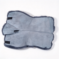 Tapis de selle anti-frottement en peau de mouton mérinos naturelle de qualité supérieure pour le dos sensible des chevaux équestres