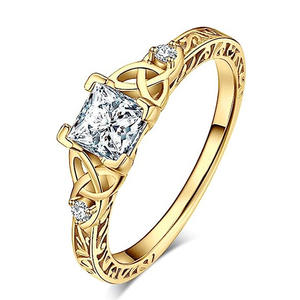 Anello di Fidanzamento in Argento con Diamante Taglio Principessa, Pietre Laterali in Diamante Naturale Colore G - Product Image 5