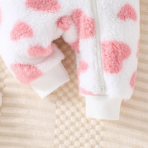 Ropa de Bebé Unisex, Mono de Felpa Cálido con Cierre y Lindo Estampado de Corazones, Ropa Casual para Bebés Gateando, Multicolor - Product Image 4