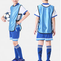 Vente directe d'usine gilet d'entraînement de football personnalisé et bavoirs en maille gilet de football pas cher vêtements de sport d'équipe maillot de football