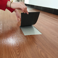 Suelo de Vinilo Plástico de Lujo Autoadhesivo de Bajo Precio y Ecológico de 1.5mm-3mm, Suelo de Vinilo Plástico LVT/LVP