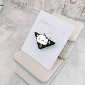 Broche en forme de <span class=keywords><strong>triangle</strong></span> inversé P-<span class=keywords><strong>666</strong></span>, en alliage, personnalisable pour vêtements, col, costume, bagages - Unisexe - Product Image 4