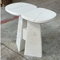 Table d'appoint moderne de luxe pliable en marbre naturel avec un design d'angle élégant pour salon et hôtel