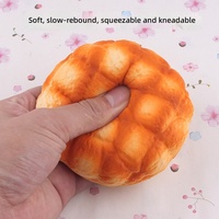 Jouet anti-stress en forme de pain à presser, à récupération lente, amusant et mignon pour filles, pour la décompression, répliques de nourriture douces et réalistes (pain, gâteau)