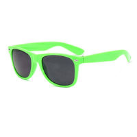 Lunettes de soleil de luxe ajustables personnalisées pour hommes, logo promotionnel, lunettes de soleil en plastique bon marché avec logo personnalisé pour hommes et femmes, verres en PC