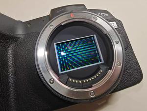 Cámara sin Espejo Canon EOS RP de Fotograma Completo Usada, en Buen Estado de Funcionamiento, Cuerpo Compacto y Ligero, con WiFi y Bluetooth Integrados - Product Image 1