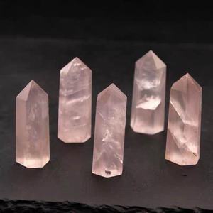 Punte <span class=keywords><strong>di</strong></span> <span class=keywords><strong>Cristallo</strong></span> <span class=keywords><strong>di</strong></span> <span class=keywords><strong>Quarzo</strong></span> Rosa Naturale Lucidato all'Ingrosso, Bacchette Curative in <span class=keywords><strong>Cristallo</strong></span> <span class=keywords><strong>di</strong></span> <span class=keywords><strong>Quarzo</strong></span> Rosa - Product Image 1