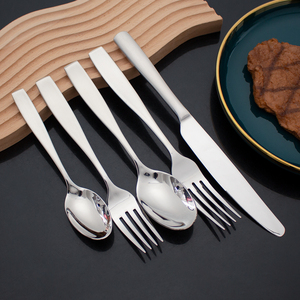 ชุดมีด้ามจับแบบด้านหนาทำจากสแตนเลสสตีลอุปกรณ์ทานอาหารสำหรับงานแต่งงานทำจาก18/10หัวขัดทรงสี่เหลี่ยม - Product Image 4