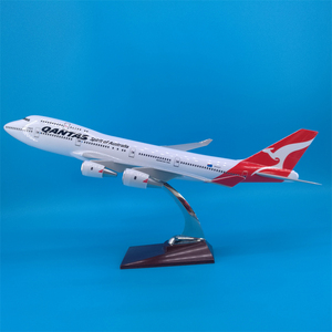 โมเดลเครื่องบินเรซิ่นไดแคสต์ คานตาส โบอิ้ง บี747 ขนาด 47 ซม. สเกล 1/150 พร้อมฐานตั้งโชว์ - Product Image 1
