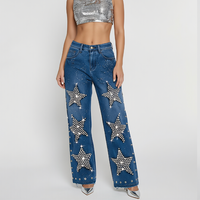 Jeans de poids moyen avec décorations étoiles en strass, design à œillets métalliques, style streetwear individuel et élégant pour femmes