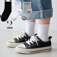 Chaussettes pour bébés avec logo personnalisé de haute qualité Chaussettes pour bébés à faible quantité minimale de commande Chaussettes blanches en coton noir Chaussettes pour enfants avec logo personnalisé pour étudiants adolescents