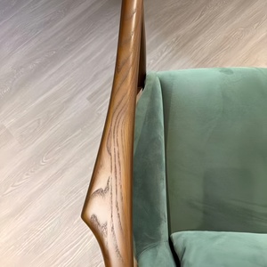 <span class=keywords><strong>Fauteuil</strong></span> en bois massif artisanal avec velours <span class=keywords><strong>vert</strong></span> olive luxueux, chaise <span class=keywords><strong>d</strong></span>'appoint intemporelle de style mid-century pour coin lecture, salon - Product Image 2