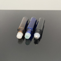 Flacon en verre noir de 10 ml avec accessoire roll-on, pulvérisateur de peinture, surface transparente/brillante, diffuseur à bâtonnets, service OEM/ODM
