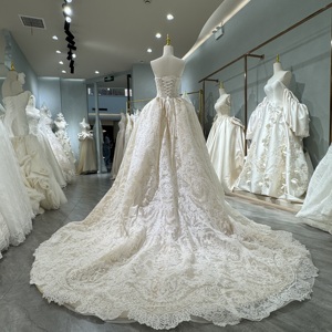 Robe de mariée bustier baroque en dentelle avec fente avant, corset à baleines, voile, couleur champagne, grandes tailles, sur mesure, vente en gros - 3842 - Product Image 3