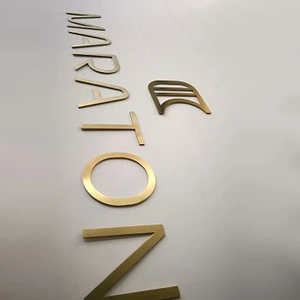 Lettres Murales Logo en Acrylique Doré 3D pour Décoration - Product Image 3