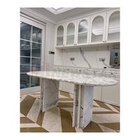 Table à manger ronde de haute qualité de 160 cm, design italien moderne, parfait pour la salle à manger, look artistique, table en marbre blanc de Carrare