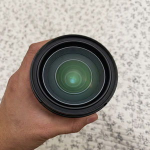 Objetivo 24-70mm f/2.8 EX DG HSM EF usado — zoom clásico Trinity, f/2.8 constante, en excelentes condiciones, completamente funcional! - Product Image 1