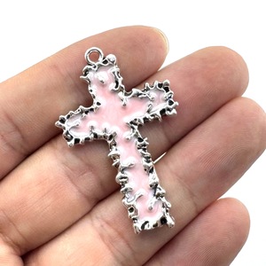 Accesorios de Bisutería DIY para Halloween: Dije de Cruz Negra con Efecto Goteo de Aceite en Aleación para Pendientes, Pulseras y Collares - Product Image 4