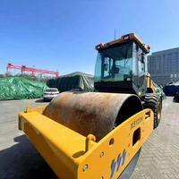 مدحلة اهتزازية أحادية الأسطوانة بقوة 12 طن طراز XS123 بقدرة 93 كيلوواط تعمل بالديزل لدمك التربة في إنشاء الطرق