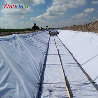 Tissu géotextile tissé en PP haute résistance, membrane géotextile à haute résistance à la traction pour la séparation du sol et les murs de soutènement des routes et allées
