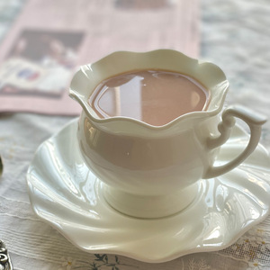 Tasses et soucoupes à café en céramique créatives rétro européennes, simples, blanches, à dentelle, pour latte et thé - Product Image 6