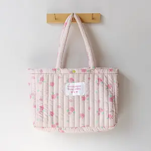 韩版INS时尚花朵设计女孩可重复使用购物袋定制花式绗缝棉旅行沙滩手提包