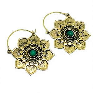 Boucles d'oreilles en laiton de Style Boho Tribal indien avec pierre turquoise pour la fête de mariage ou cadeau bijoux d'oreille à la mode pour les femmes - Product Image 3