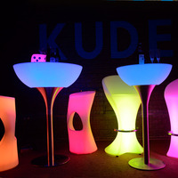 Grande table de bar LED 110 cm, mobilier de bar LED à changement de couleur pour centre commercial, atrium, concours, tables à cocktails pour événements