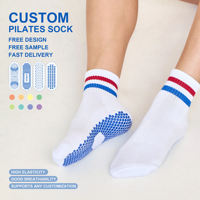 Chaussettes de yoga en coton tricoté pour femmes, à rayures imprimées, avec logo, antidérapantes, de luxe, pour le pilates, chaussettes athlétiques personnalisées