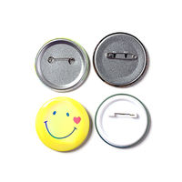Pin Redondo de Plástico con Cara Sonriente de 3cm y 4.5cm, con Pin de Seguridad, Bajo MOQ de Fábrica, Personalizado, Minimalista e Impermeable