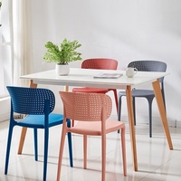 50 Ensembles MOQ Chaises de Salle à Manger Empilables en Plastique Vente en Gros Chaises en Plastique pour Événements
