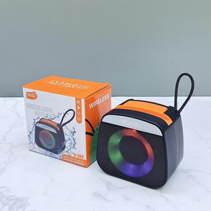 Mạnh mẽ đèn LED nhỏ xách tay loa bluetooth không dây cho cắm trại ngoài trời Đảng - Product Image 3