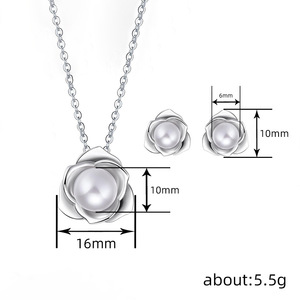 Set di Gioielli Floreali con Perle per Donne, Orecchini e Collana con Fiori Lucidi, Elegante e Fresco per Uso Quotidiano, Gioielli alla Moda - Product Image 4