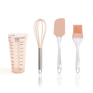 Ensemble d'outils de cuisson modernes pour la maison Spatule/<span class=keywords><strong>brosse</strong></span> en silicone 4 pièces/Fouet de 10 pouces/Grande tasse à mesurer en plastique de 450ML Grande tasse en plastique de 450ML - Product Image 1