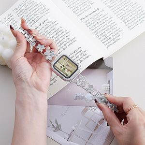 Correa de Reloj Upro de Lujo con Diamantes para Apple Watch, Banda de 38/40/41/42/44/45/49 mm, Brazalete de Metal Clover, Clásica y Moderna para Mujer - Product Image 6