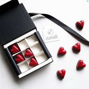 Boîtes à bonbons au chocolat pour célébration de mariage pour la fête des mères boîte-cadeau d'emballage de bonbons à la fraise magnétique - Product Image 1