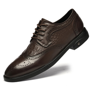 Zapatos de cuero genuinos para hombre, nuevos, de piel de vacuno de capa superior, estilo Brogue, con cordones, talla grande, informales, transpirables, antideslizantes, para otoño. - Product Image 2