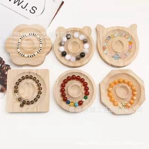 Bandeja de exhibición de pulseras de madera, organizador de almacenamiento de joyas con cuentas para transmisiones en vivo, exhibición de accesorios - Product Image 1