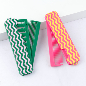 Beauty Hair New Color 2 en 1 Peine de estilismo Diente ancho de plástico Fácil de llevar Peine de bolsillo portátil plegable - Product Image 5