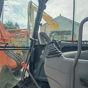 Moteur de pompe à engrenages pour excavatrice sur chenilles Doosan DX60 de 6 tonnes, haute qualité, origine Corée, modèle 2022, excellent état - Product Image 6