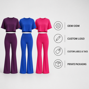Ensemble 2 pièces de sport et yoga pour femme grande taille avec logo personnalisé, taille élastique, manches courtes amples et leggings évasés taille haute - Product Image 2
