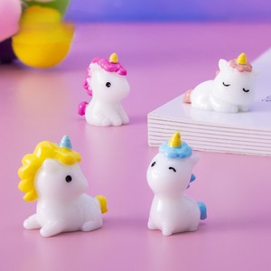 Figurines miniatures en résine en vrac, licornes lumineuses dans le noir, ornements animaux pour jardin féerique, micro-paysage, décoration intérieure, OEM - Product Image 5