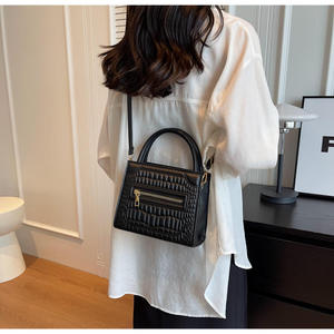 <span class=keywords><strong>Borsa</strong></span> a Tracolla di Lusso da <span class=keywords><strong>Donna</strong></span> con Cerniera, Design di Qualità, Motivo Colorato, Stile <span class=keywords><strong>Postino</strong></span> - Product Image 5