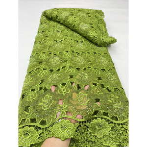 Tela de encaje guipur con patrón floral verde lima, diseño de moda, tela de encaje de red con piedras - Product Image 1