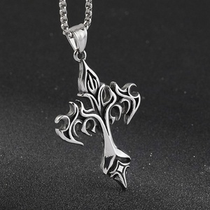 Collier Pendentif Croix Gothique Tribale Religieuse Jésus-Christ en Acier Inoxydable Vintage Personnalisé pour Hommes - Product Image 1
