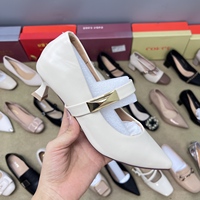 F1909 Vente en gros de chaussures d'occasion pour femmes : sandales à talons, sandales en cuir, chaussures habillées mixtes en balles