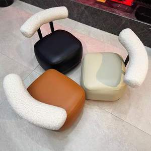 Nouveau tabouret bas en cuir 2026 360 °   Repose-pieds pivotant capitonné, silencieux avec quatre roulettes, petit tabouret pour salon - Product Image 2