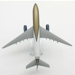 Avión Comercial de Pasajeros Gulf-Air A330 de Cuerpo Ancho, Modelo de Metal Fundido a Presión, 16 CM, Avión de Juguete Coleccionable Detallado - Product Image 1